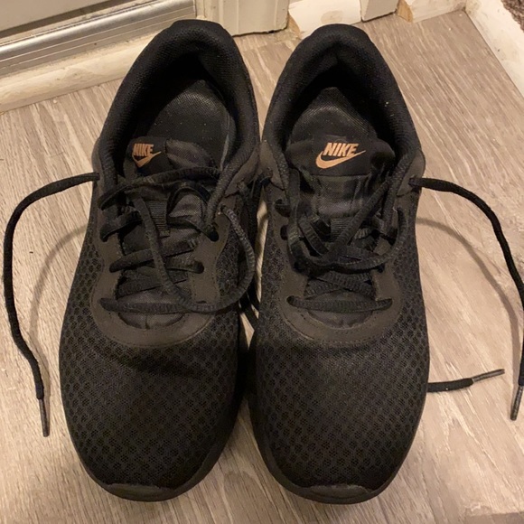 Nike Tanjun Sneakers - Picture 3 of 5